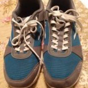 KURU QUANTUM SIZE 11W WOMAN